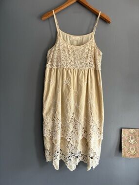 Anthropologie A’reve Bohemian Neutral Embroidered Detail Summer Dress Size M